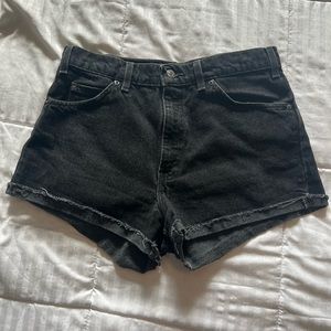 Levi black 550 shorts - size M-L